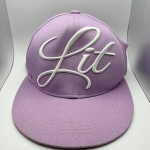 Carbon lit snapback hat